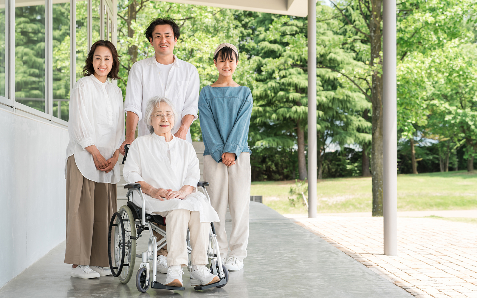 不安のある移動も安心の付き添い介助でサポート